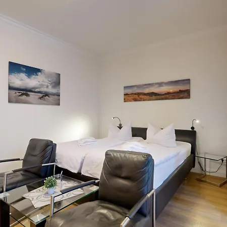 Ruhige Mit Strandkorb, Stranddistel, *