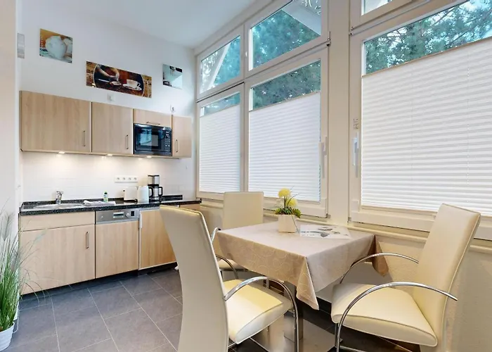 Ruhige Mit Strandkorb, Stranddistel, 公寓