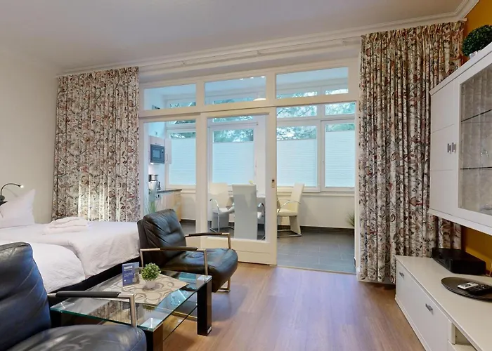 Ruhige Mit Strandkorb, Stranddistel, 公寓 宾茨