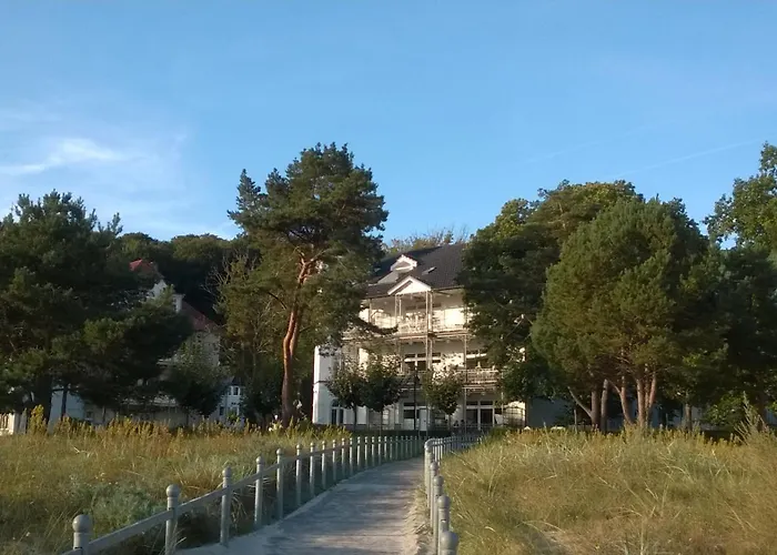 Ruhige Mit Strandkorb, Stranddistel, *