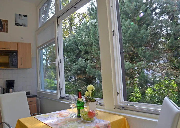 Ruhige Mit Strandkorb, Stranddistel, 公寓 *